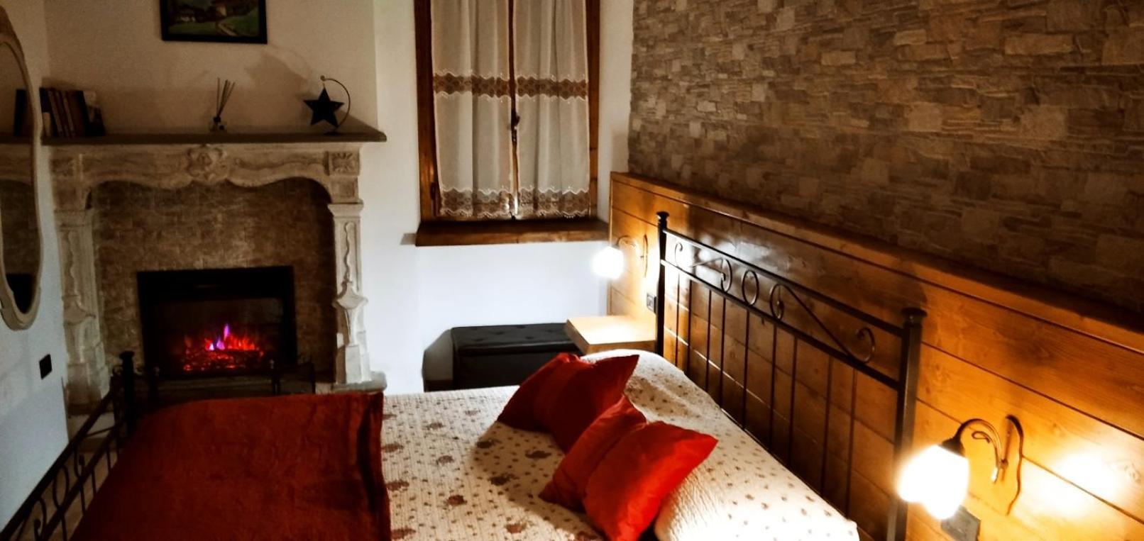 Borgo Antico Chalet Appartamenti Fara Novarese Esterno foto